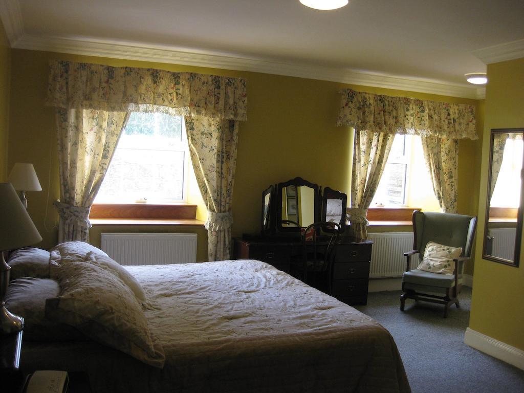 Glebe House Hotel Mohill Room photo
