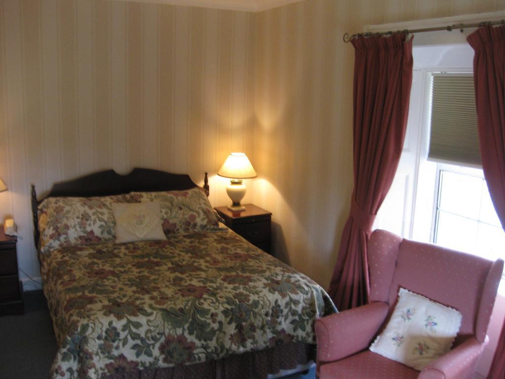 Glebe House Hotel Mohill Room photo